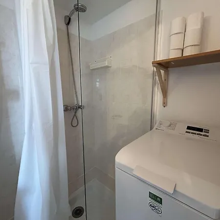 Appartement Appt 2 Pieces Avec Piscine Et Parking, Port Camargue - Fr-1-250-310 *
